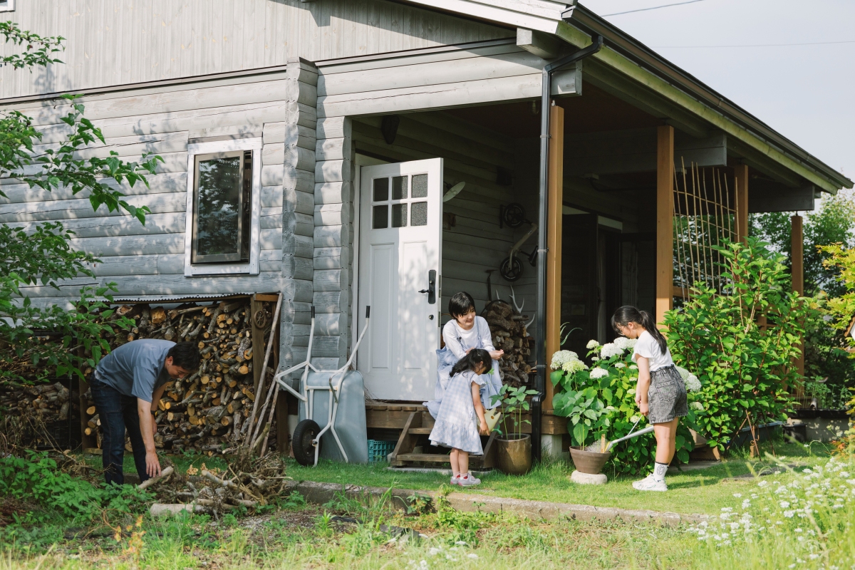 BESS × PAPERSKY Build a small forest with the whole family.<br